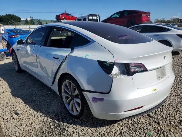 5YJ3E1EA6JF025204 2018 TESLA MODEL 3 - Image 2