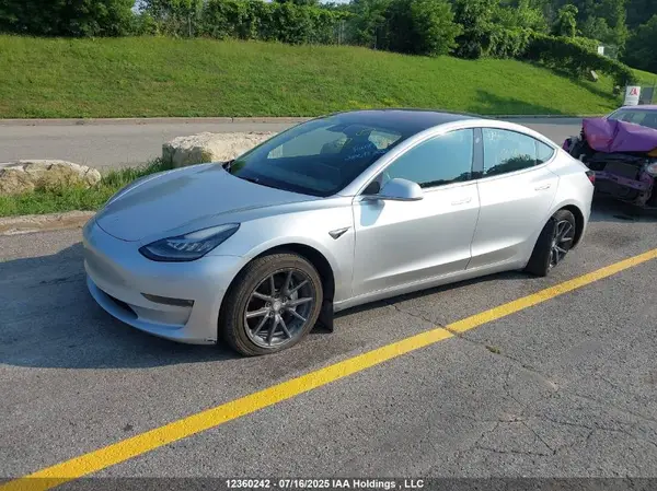 5YJ3E1EA6JF027826 2018 TESLA MODEL 3 - Image 2