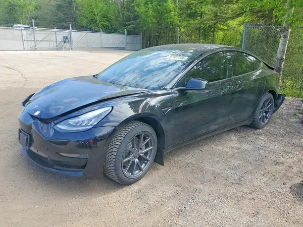 5YJ3E1EA6JF028443 2018 TESLA MODEL 3