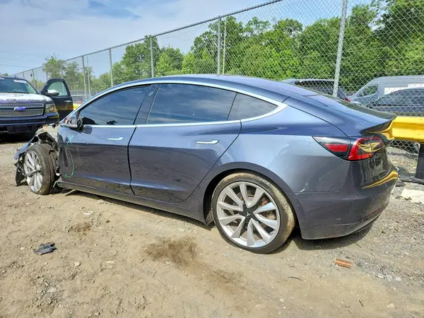 5YJ3E1EA6JF030600 2018 TESLA MODEL 3 - Image 2