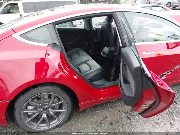 5YJ3E1EA6JF031634 2018 TESLA MODEL 3 - Image 8