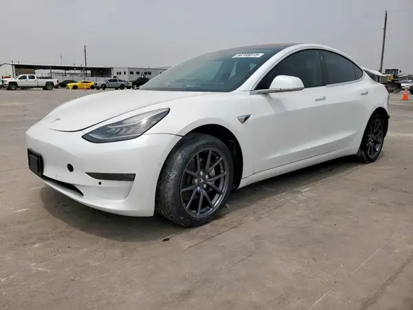 5YJ3E1EA6JF032654 2018 TESLA MODEL 3 - Image 1