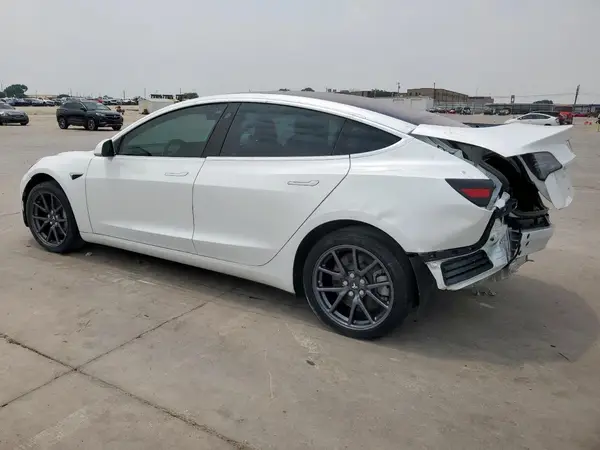 5YJ3E1EA6JF032654 2018 TESLA MODEL 3 - Image 2