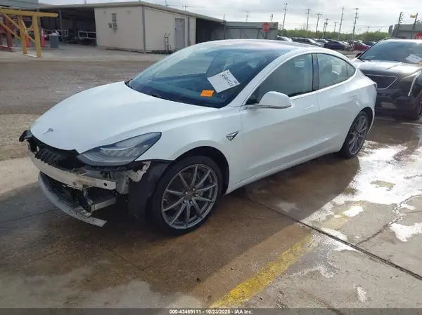5YJ3E1EA6JF032704 2018 TESLA MODEL 3 - Image 2