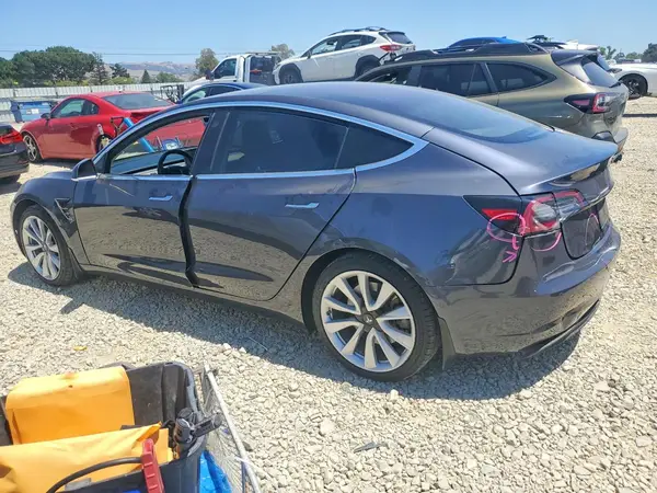 5YJ3E1EA6JF033268 2018 TESLA MODEL 3 - Image 2