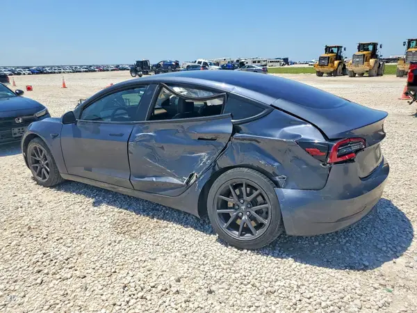 5YJ3E1EA6JF033996 2018 TESLA MODEL 3 - Image 2