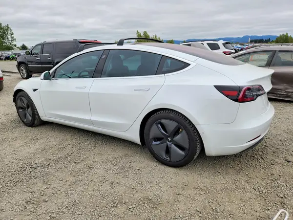 5YJ3E1EA6JF035196 2018 TESLA MODEL 3 - Image 2