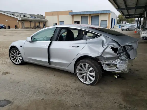 5YJ3E1EA6JF037160 2018 TESLA MODEL 3 - Image 2