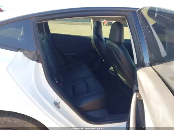 5YJ3E1EA6JF038731 2018 TESLA MODEL 3 - Image 8