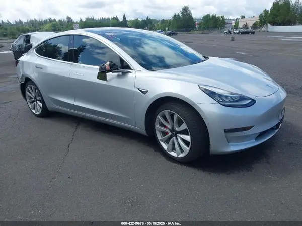 5YJ3E1EA6JF039278 2018 TESLA MODEL 3 - Image 1