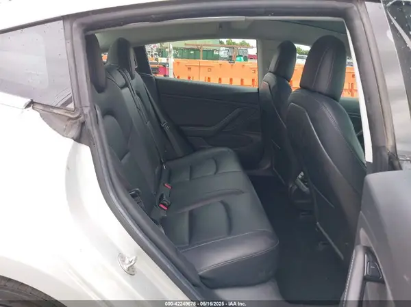5YJ3E1EA6JF039278 2018 TESLA MODEL 3 - Image 8