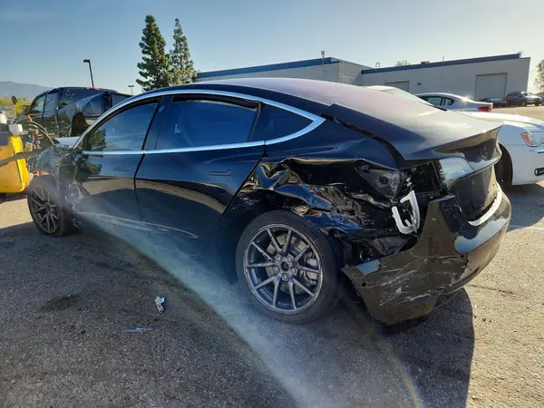 5YJ3E1EA6JF042052 2018 TESLA MODEL 3 - Image 2