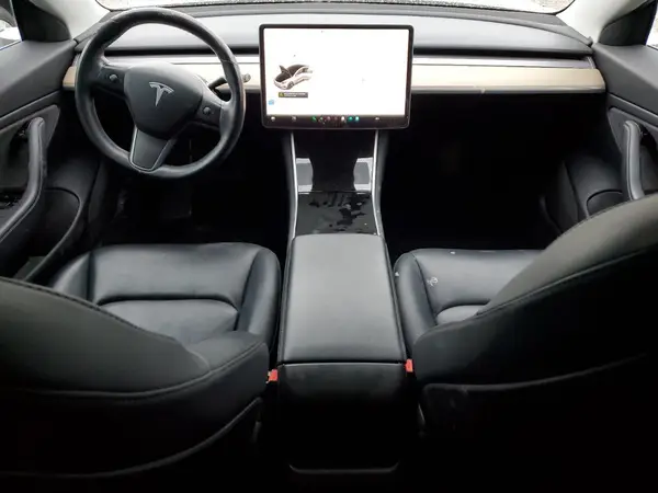 5YJ3E1EA6JF042083 2018 TESLA MODEL 3 - Image 8