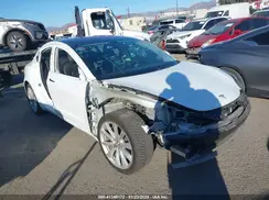 5YJ3E1EA6JF042844 2018 TESLA MODEL 3