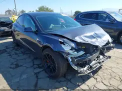 5YJ3E1EA6JF045646 2018 TESLA MODEL 3