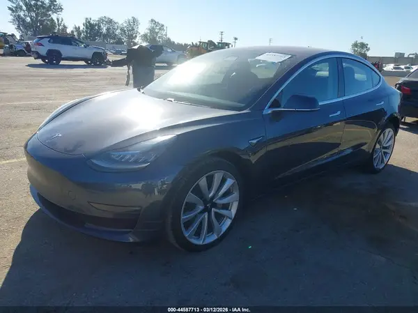 5YJ3E1EA6JF047350 2018 TESLA MODEL 3 - Image 2