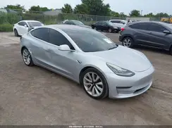 5YJ3E1EA6JF048448 2018 TESLA MODEL 3