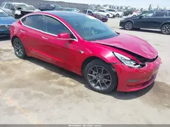 5YJ3E1EA6JF049521 2018 TESLA MODEL 3