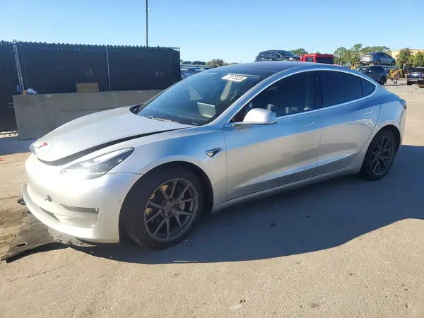 5YJ3E1EA6JF052080 2018 TESLA MODEL 3 - Image 1