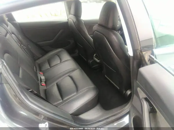 5YJ3E1EA6JF052757 2018 TESLA MODEL 3 - Image 8