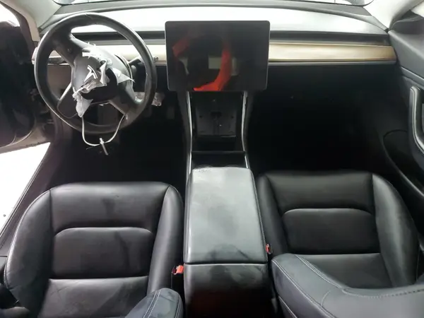 5YJ3E1EA6JF070109 2018 TESLA MODEL 3 - Image 8