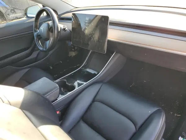 5YJ3E1EA6JF070935 2018 TESLA MODEL 3 - Image 8
