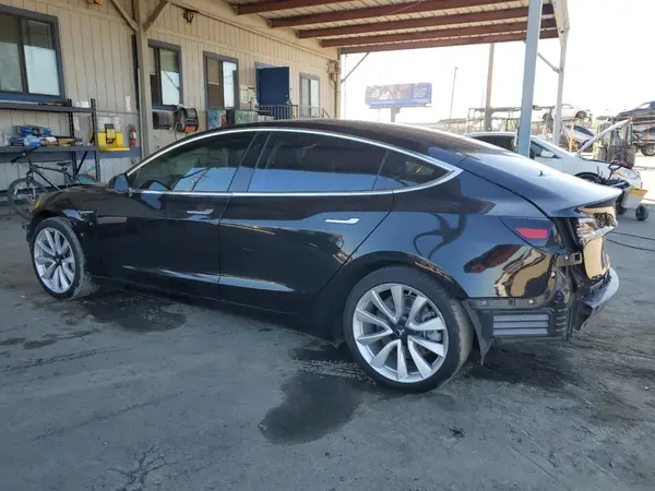 5YJ3E1EA6JF075875 2018 TESLA MODEL 3 - Image 2
