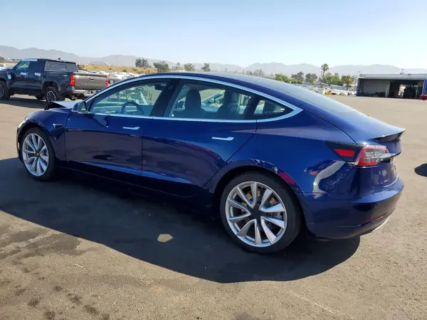 5YJ3E1EA6JF076413 2018 TESLA MODEL 3 - Image 2