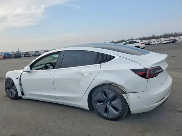 5YJ3E1EA6JF076881 2018 TESLA MODEL 3 - Image 2