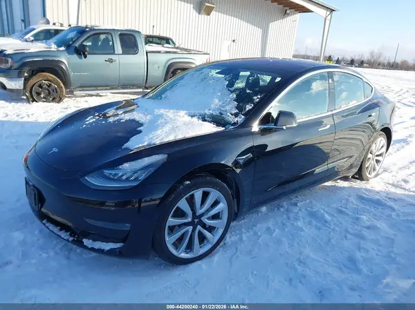 5YJ3E1EA6JF077061 2018 TESLA MODEL 3 - Image 2