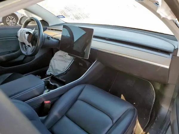 5YJ3E1EA6JF077271 2018 TESLA MODEL 3 - Image 8