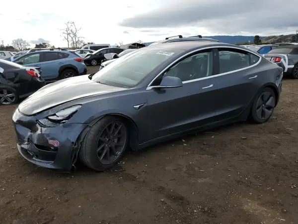 5YJ3E1EA6JF102072 2018 TESLA MODEL 3 - Image 1