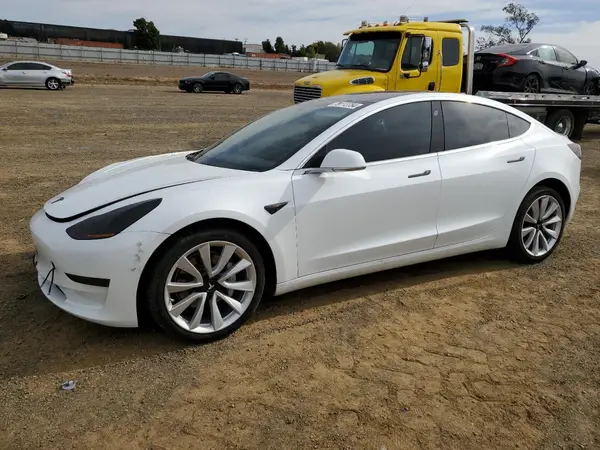 5YJ3E1EA6JF126422 2018 TESLA MODEL 3 - Image 1