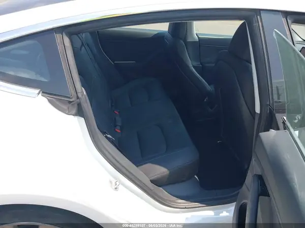 5YJ3E1EA6JF126470 2018 TESLA MODEL 3 - Image 8