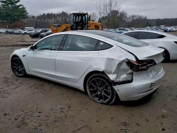 5YJ3E1EA6JF153037 2018 TESLA MODEL 3 - Image 2