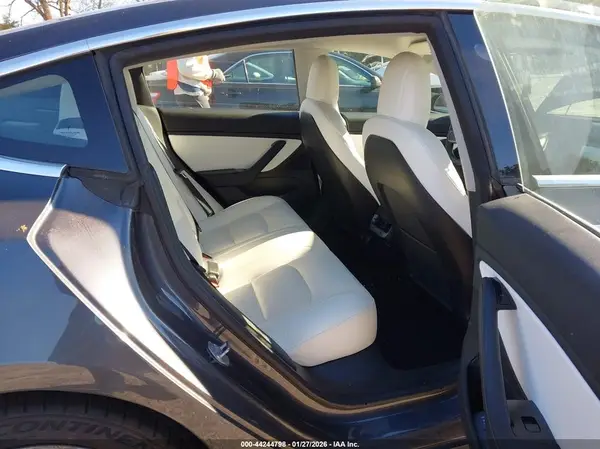 5YJ3E1EA6JF155984 2018 TESLA MODEL 3 - Image 8