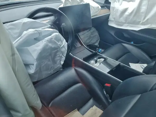 5YJ3E1EA6JF157475 2018 TESLA MODEL 3 - Image 8