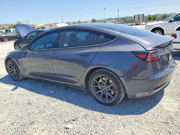 5YJ3E1EA6JF158643 2018 TESLA MODEL 3 - Image 2