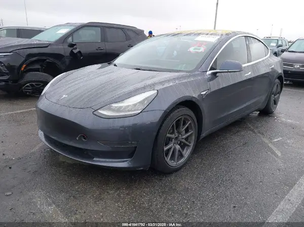 5YJ3E1EA6JF158657 2018 TESLA MODEL 3 - Image 2