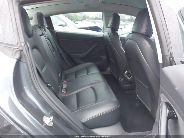 5YJ3E1EA6JF158657 2018 TESLA MODEL 3 - Image 8