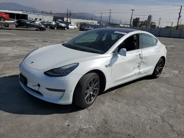 5YJ3E1EA6JF162689 2018 TESLA MODEL 3 - Image 1