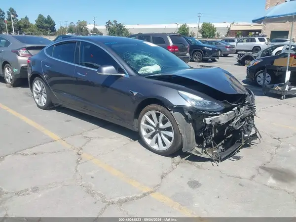 5YJ3E1EA6JF163163 2018 TESLA MODEL 3 - Image 1