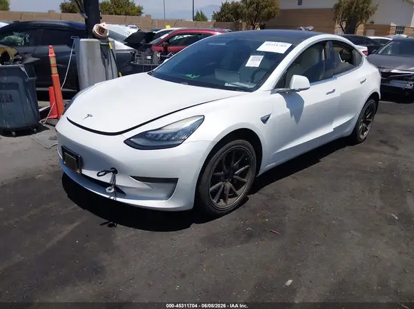 5YJ3E1EA6JF168556 2018 TESLA MODEL 3 - Image 2