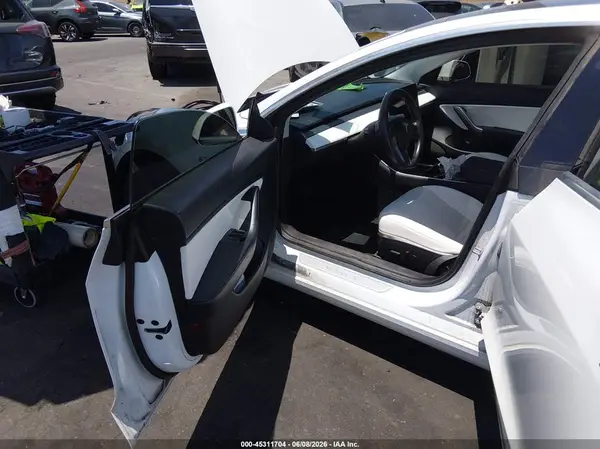 5YJ3E1EA6JF168556 2018 TESLA MODEL 3 - Image 8