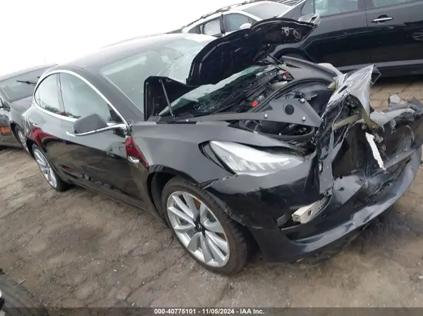 5YJ3E1EA6JF175832 2018 TESLA MODEL 3 - Image 1
