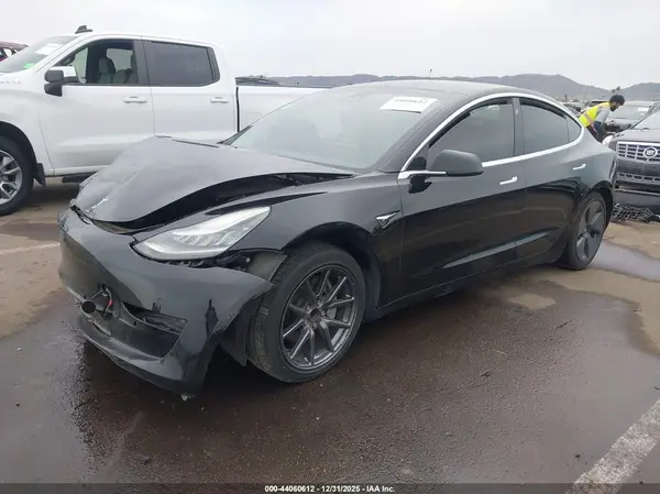 5YJ3E1EA6KF296894 2019 TESLA MODEL 3 - Image 2