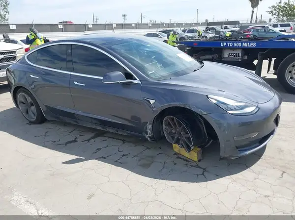 5YJ3E1EA6KF307649 2019 TESLA MODEL 3 - Image 1
