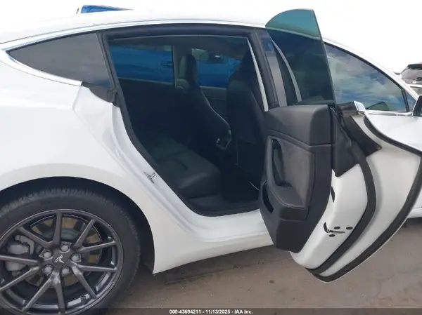 5YJ3E1EA6KF310020 2019 TESLA MODEL 3 - Image 8