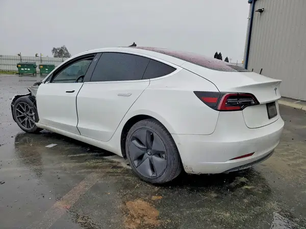 5YJ3E1EA6KF310180 2019 TESLA MODEL 3 - Image 2