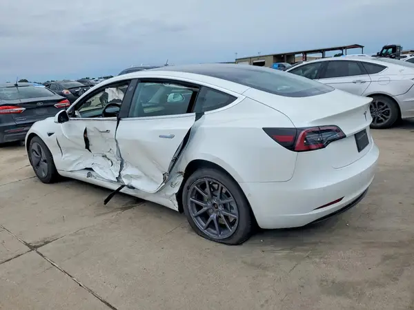5YJ3E1EA6KF314004 2019 TESLA MODEL 3 - Image 2